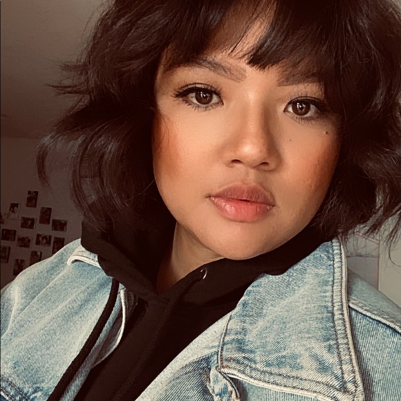 Meet your Posher, Carissa - Picture 3 of 4